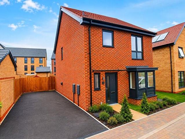3 Bedroom Detached House To Rent In Chillingham Grove, Whitehouse, Milton Keynes, MK8