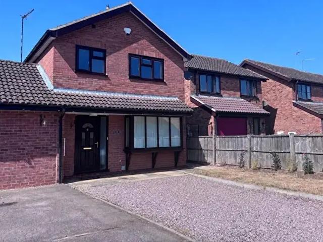 3 Bedroom Detached House To Rent In Court Way, Alcester, B50