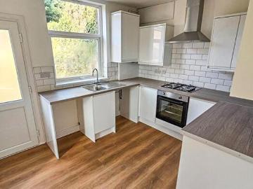 3 Bedroom Detached House To Rent In Hendon Rise, Nottingham, NG3
