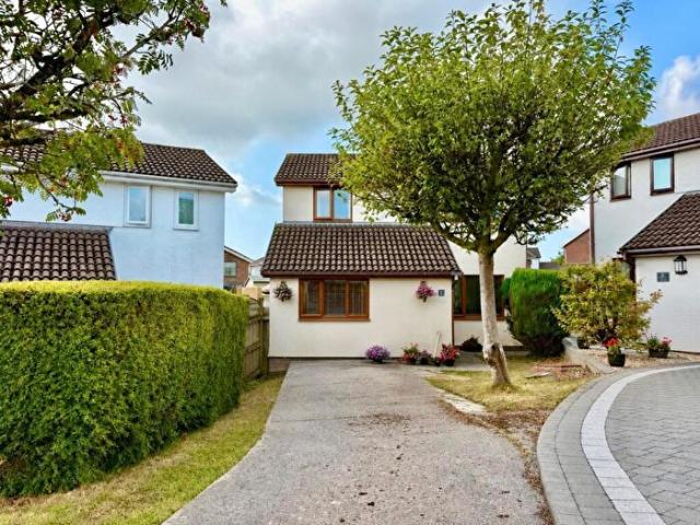 3 Bedroom Detached House To Rent In Hillside Green, Pen y Fai, Bridgend, CF31
