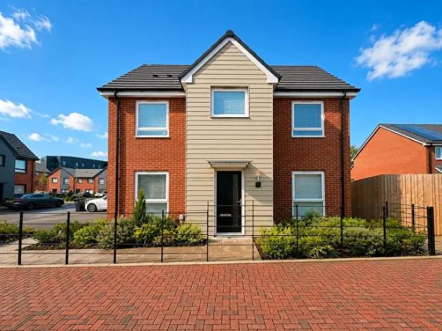 3 Bedroom Detached House To Rent In Joseph Crescent, Shirley, Solihull, West Midlands, B90