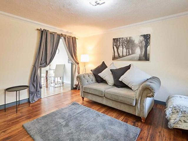 3 Bedroom Detached House To Rent In Kirby Court, Kettering, NN15