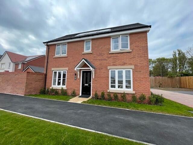 3 Bedroom Detached House To Rent In Magee Close, Hucknall, NG15