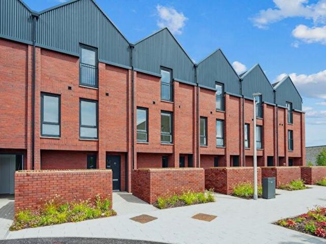 3 Bedroom Detached House To Rent In Maltings Wynd, Dundashill, Glasgow, G4