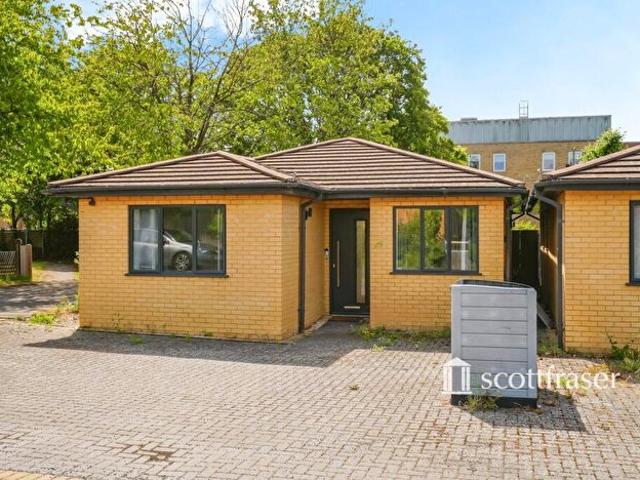 3 Bedroom Detached House To Rent In Pickett Avenue, Headington, Oxford, OX3