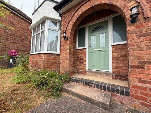 3 Bedroom Detached House To Rent In Pickwick Grove, Moseley, B13