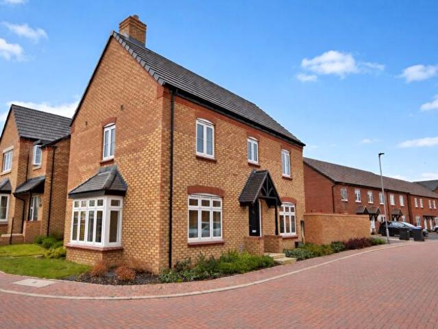 3 Bedroom Detached House To Rent In Sandpit Close, Collingtree, Northampton, NN4