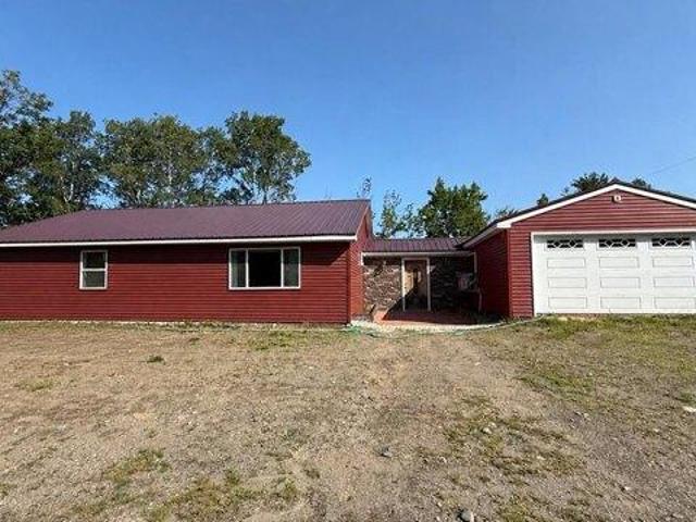 3 bedroom, Dexter ME 04930 105660921