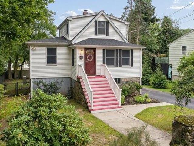 3 bedroom, Dedham MA 02026 105350661