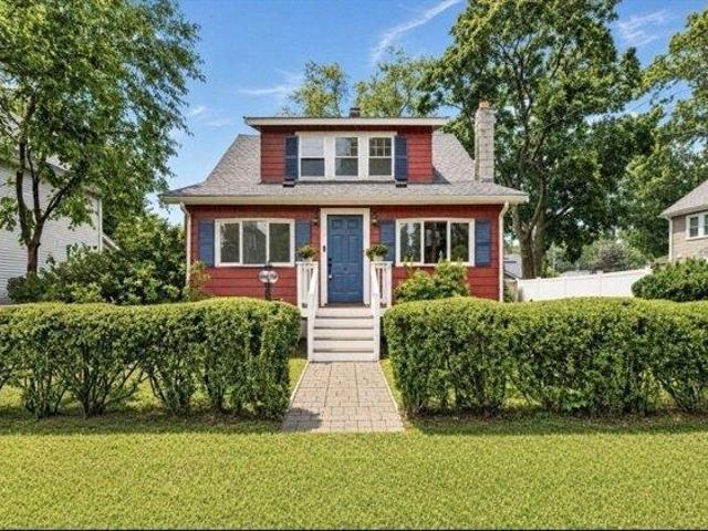3 bedroom, Dedham MA 02026 105367815
