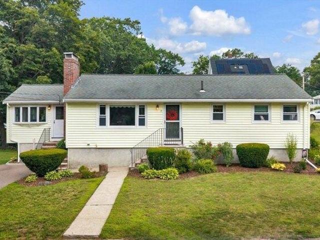 3 bedroom, Dedham MA 02026 105385225