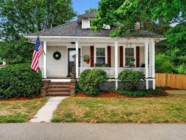 3 bedroom, Dedham MA 02026 105414936