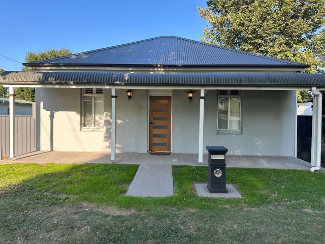 3 BEDROOM DELIGHT!