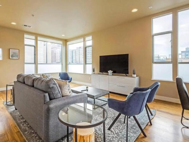 3 bedroom, Denver CO 80205 LS104338836