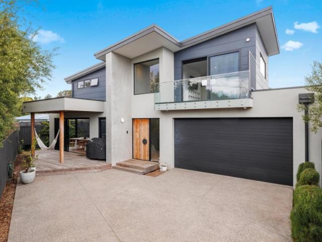 3 Bedroom House Dromana VIC 102765571