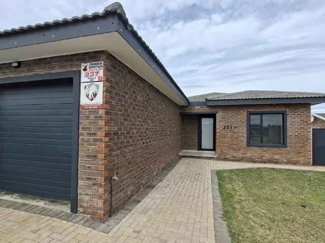 3 Bedroom duet to rent in Dana Bay, Mossel Bay