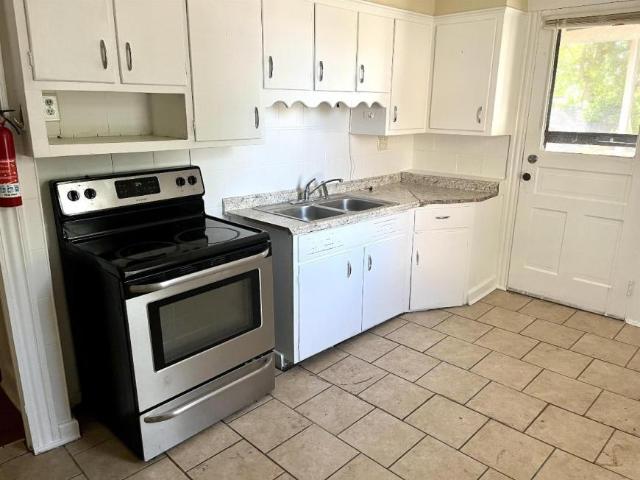 3 bedroom, Dunmore PA 18509 LS103811752