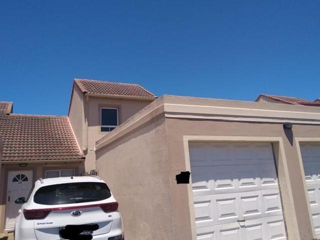 3 Bedroom duplex apartment to rent in Muizenberg, Cape Town