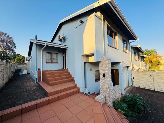 3 Bedroom duplex apartment to rent in Bulwer, Durban