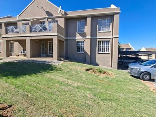 3 Bedroom duplex apartment to rent in Erasmuskloof, Pretoria