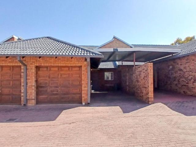 3 Bedroom duplex apartment to rent in Ifafi, Hartbeespoort