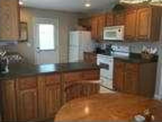 3 Bedroom Duplex for rent / Morton