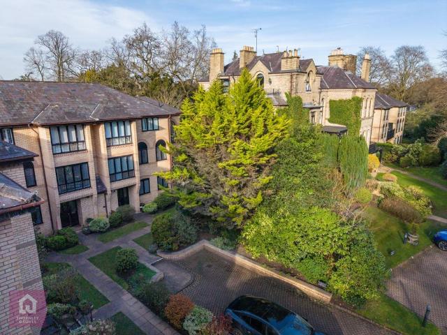 3 bedroom flat for sale