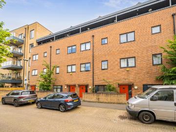 3 bedroom duplex for sale