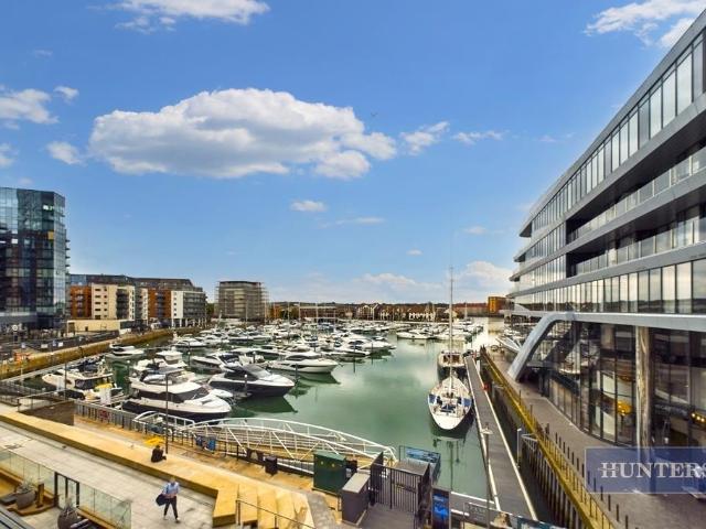 3 bedroom flat for sale