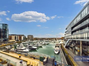 3 bedroom flat for sale