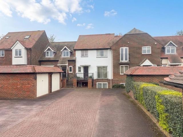 3 bedroom duplex for sale