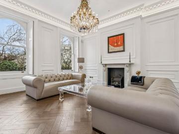 Belgravia, London, Greater London - Equipped kitchen