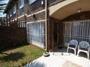 3 Bedroom Duplex in Oakdene