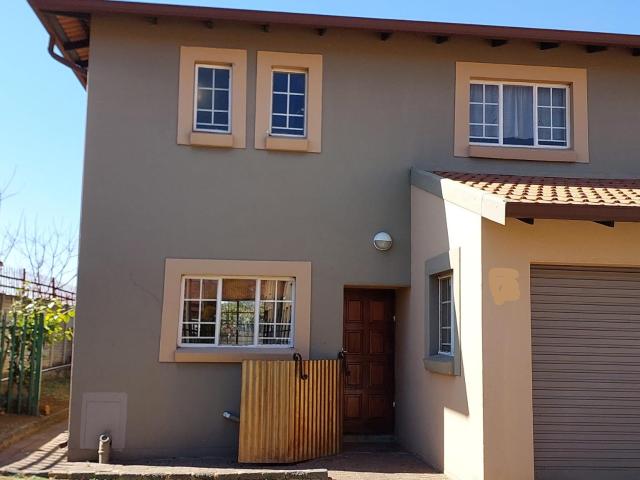 3 Bedroom Duplex To Let in Waterval East