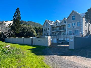 3 Bedroom Duplex To Let in Beach Estate