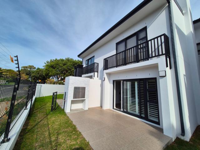 3 Bedroom Duplex To Let in Hout Bay Central