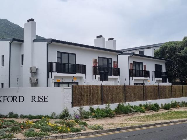 3 Bedroom Duplex To Let in Hout Bay Central
