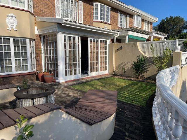 3 Bedroom Duplex To Let in Kloof