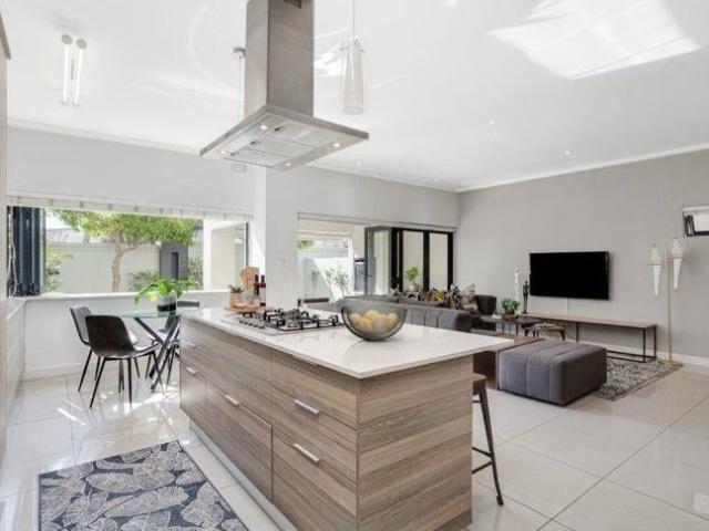3 Bedroom Duplex To Let in Lonehill