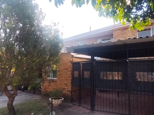 3 Bedroom Duplex To Let in Montana