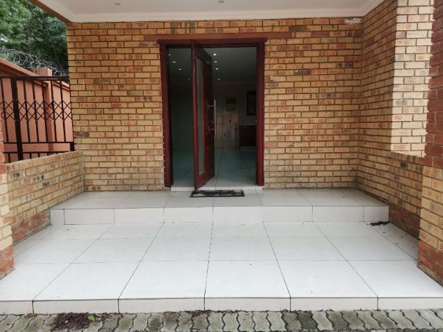 3 Bedroom Duplex To Let in Oakdene