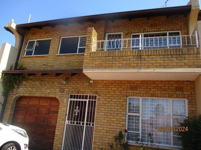 3 Bedroom Duplex To Let in Oakdene
