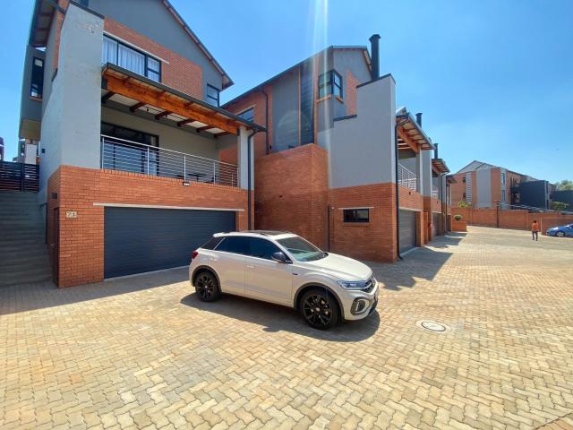 3 Bedroom Duplex To Let in Olympus AH