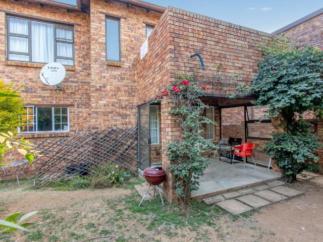 3 Bedroom Duplex To Let in Radiokop