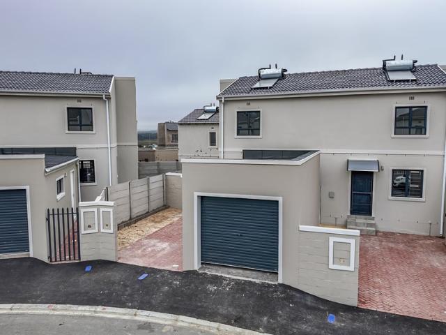 3 Bedroom Duplex To Let in Rivergate