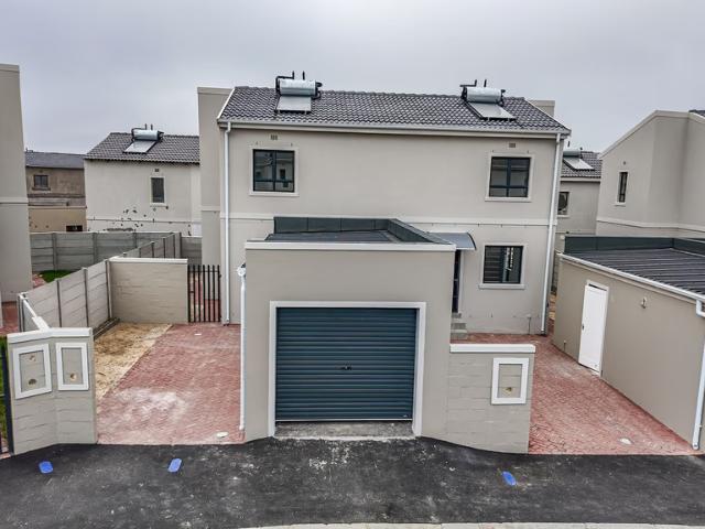 3 Bedroom Duplex To Let in Rivergate