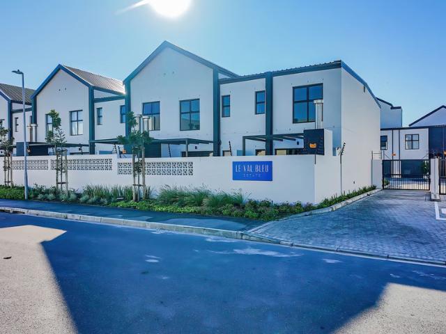 3 Bedroom Duplex To Let in Sandown