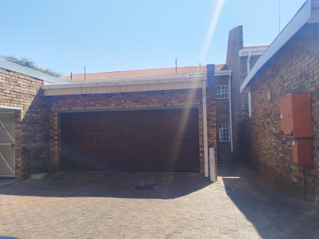 3 Bedroom Duplex To Let in Sinoville