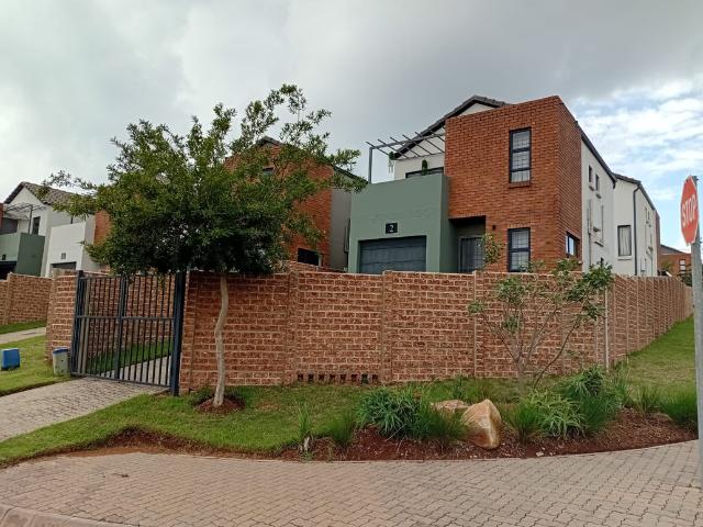 3 Bedroom Duplex To Let in South Hills
