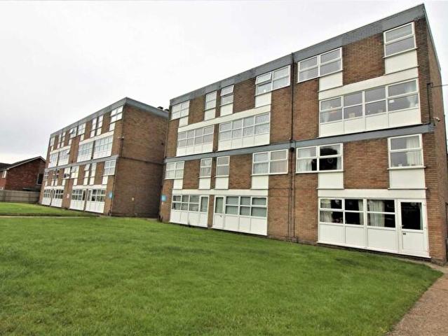 3 Bedroom Duplex To Rent In Broughton Avenue, Aylesbury, HP20